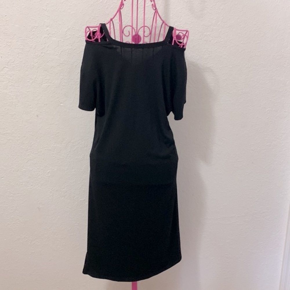 Black cold shoulder T shirt dress - Picture 3 of 16